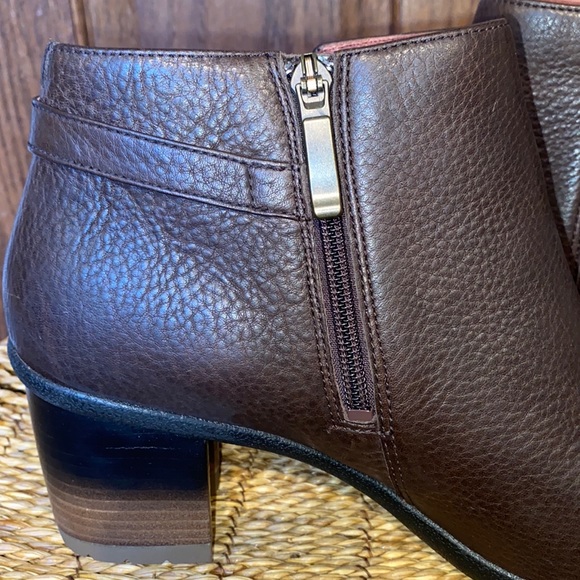 Dansko Perry Chocolate Waterproof Tumbled Ankle Boots New w/out Box! - Picture 8 of 15